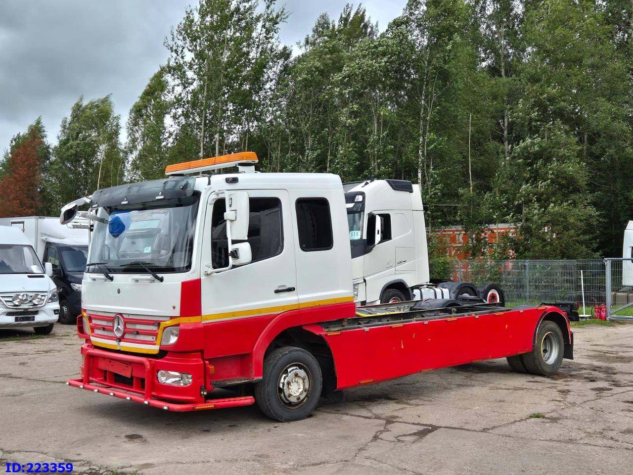 MERCEDES-BENZ Atego 1224 - Kamion sa golom šasijom i zatvorenom kabinom: slika 2 MERCEDES-BENZ Atego 1224 - Kamion sa golom šasijom i zatvorenom kabinom: slika 2