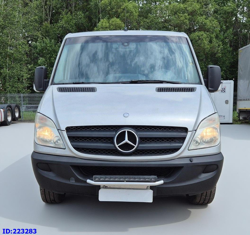 MERCEDES-BENZ Sprinter 313 - Kasten VIP -Euro5 - Minibus, Putnički kombi: slika 2 MERCEDES-BENZ Sprinter 313 - Kasten VIP -Euro5 - Minibus, Putnički kombi: slika 2
