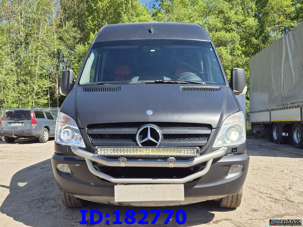 MERCEDES-BENZ Sprinter 319 VIP Euro5 - Turistički autobus: slika 2 MERCEDES-BENZ Sprinter 319 VIP Euro5 - Turistički autobus: slika 2