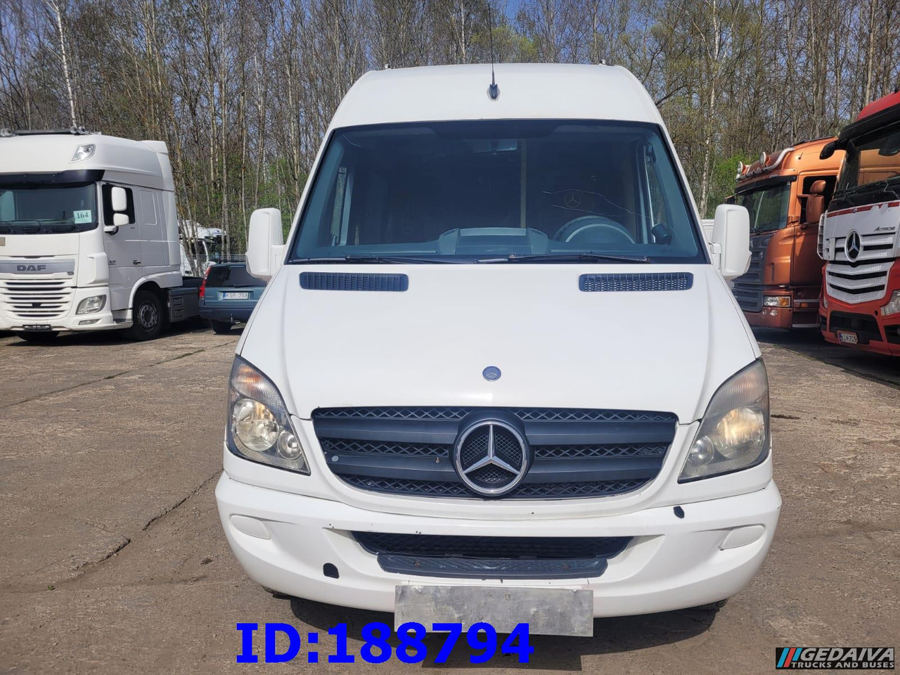 MERCEDES-BENZ Sprinter 518 - Kasten VIP - 20 Seater - Turistički autobus: slika 2 MERCEDES-BENZ Sprinter 518 - Kasten VIP - 20 Seater - Turistički autobus: slika 2