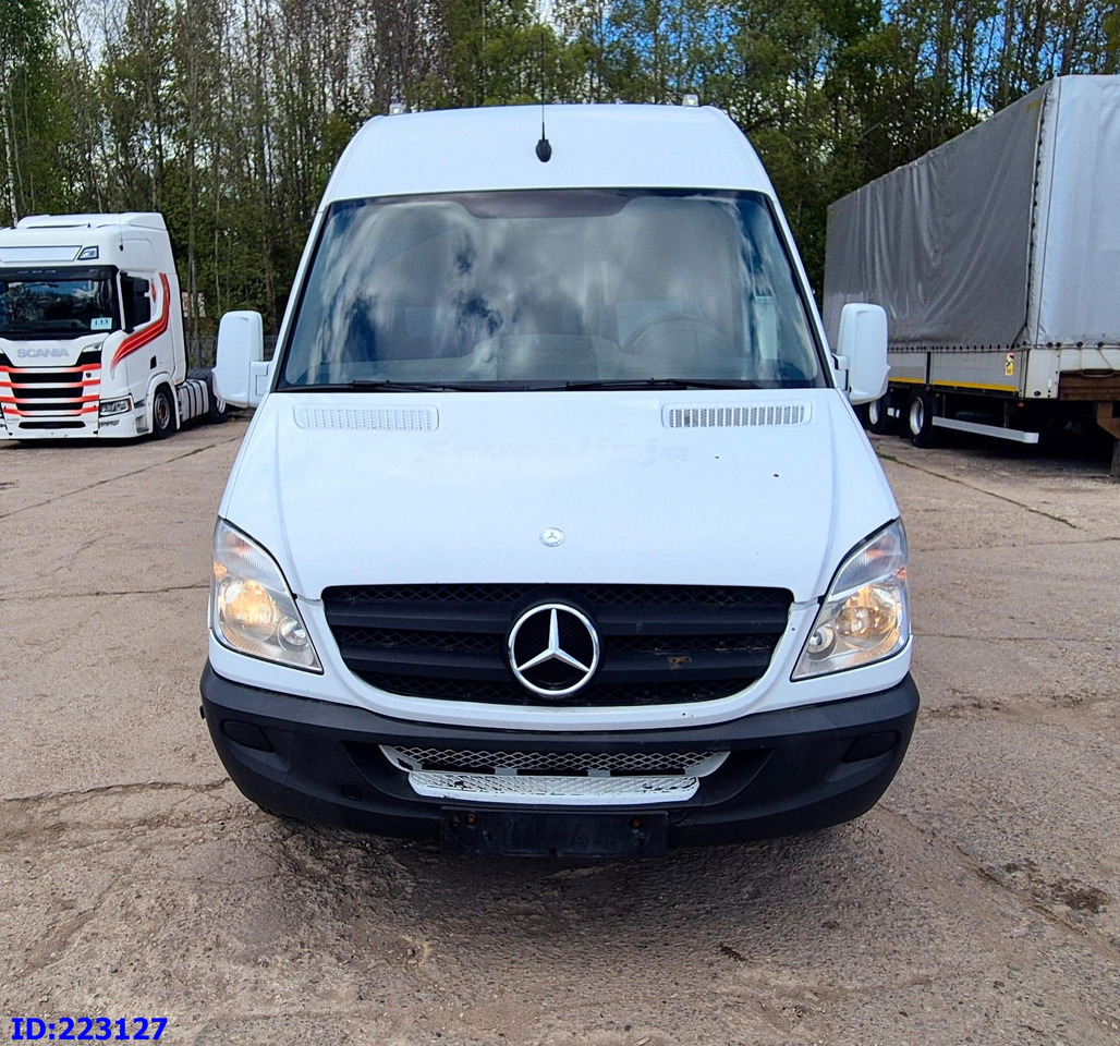 MERCEDES-BENZ Sprinter 518 - VIP -19 Seater - Turistički autobus: slika 2 MERCEDES-BENZ Sprinter 518 - VIP -19 Seater - Turistički autobus: slika 2