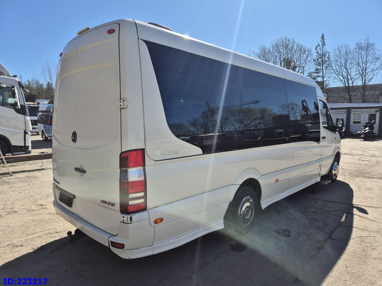 MERCEDES-BENZ Sprinter 518 VIP Prostyle 17-Place (Motor defekt) - Turistički autobus: slika 4 MERCEDES-BENZ Sprinter 518 VIP Prostyle 17-Place (Motor defekt) - Turistički autobus: slika 4