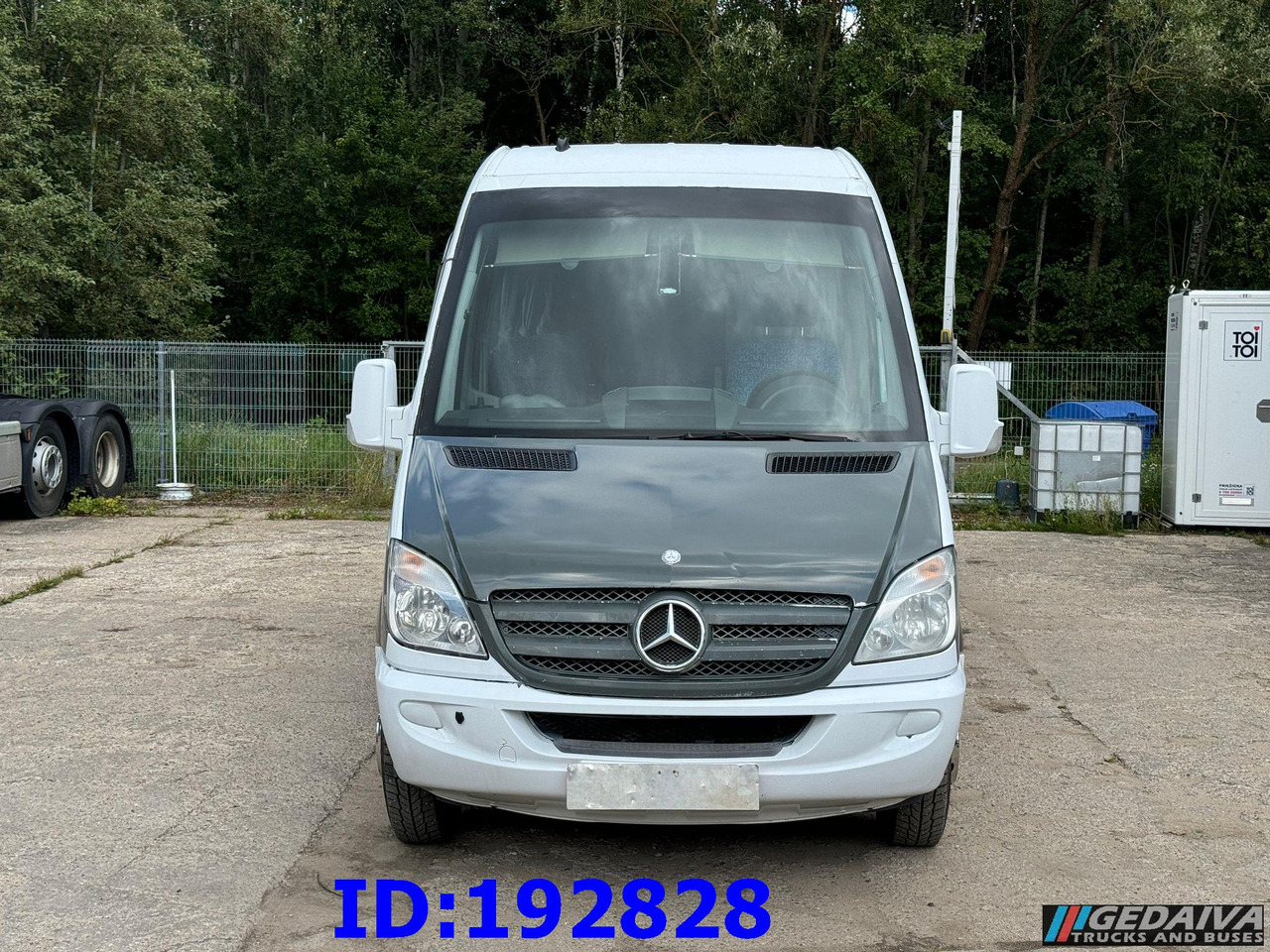 MERCEDES-BENZ Sprinter 519 - 17 place - Euro5 - Turistički autobus: slika 2 MERCEDES-BENZ Sprinter 519 - 17 place - Euro5 - Turistički autobus: slika 2