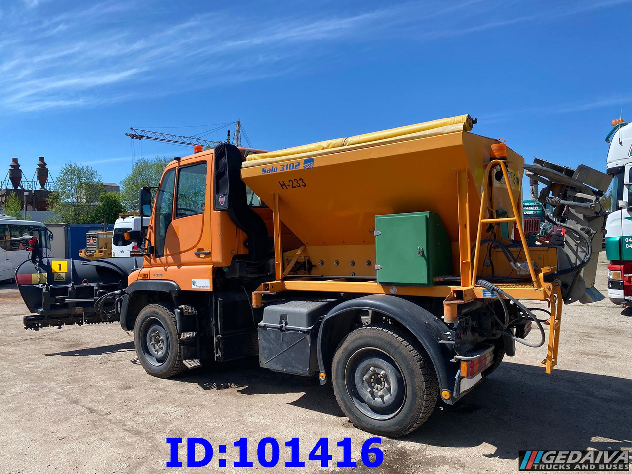MERCEDES-BENZ Unimog U300 4X4 - Vozilo za čišćenje snega: slika 4 MERCEDES-BENZ Unimog U300 4X4 - Vozilo za čišćenje snega: slika 4