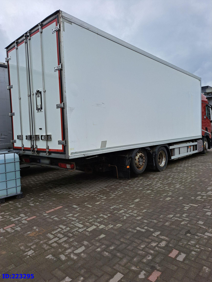 RENAULT T 6x2 Euro 6 Refrigerated + Carrier Supra - Hladnjača: slika 5 RENAULT T 6x2 Euro 6 Refrigerated + Carrier Supra - Hladnjača: slika 5