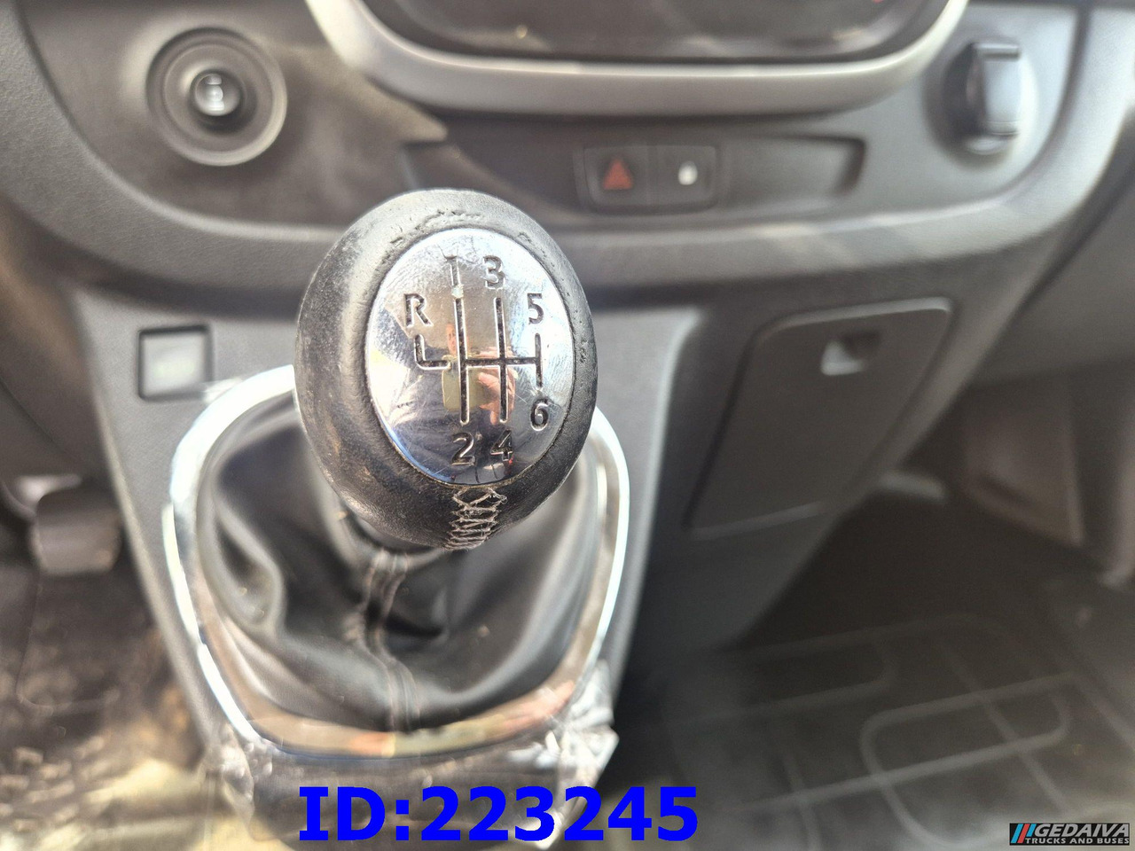 Dostavno vozilo sa duplom kabinom RENAULT Trafic Euro6: slika 18