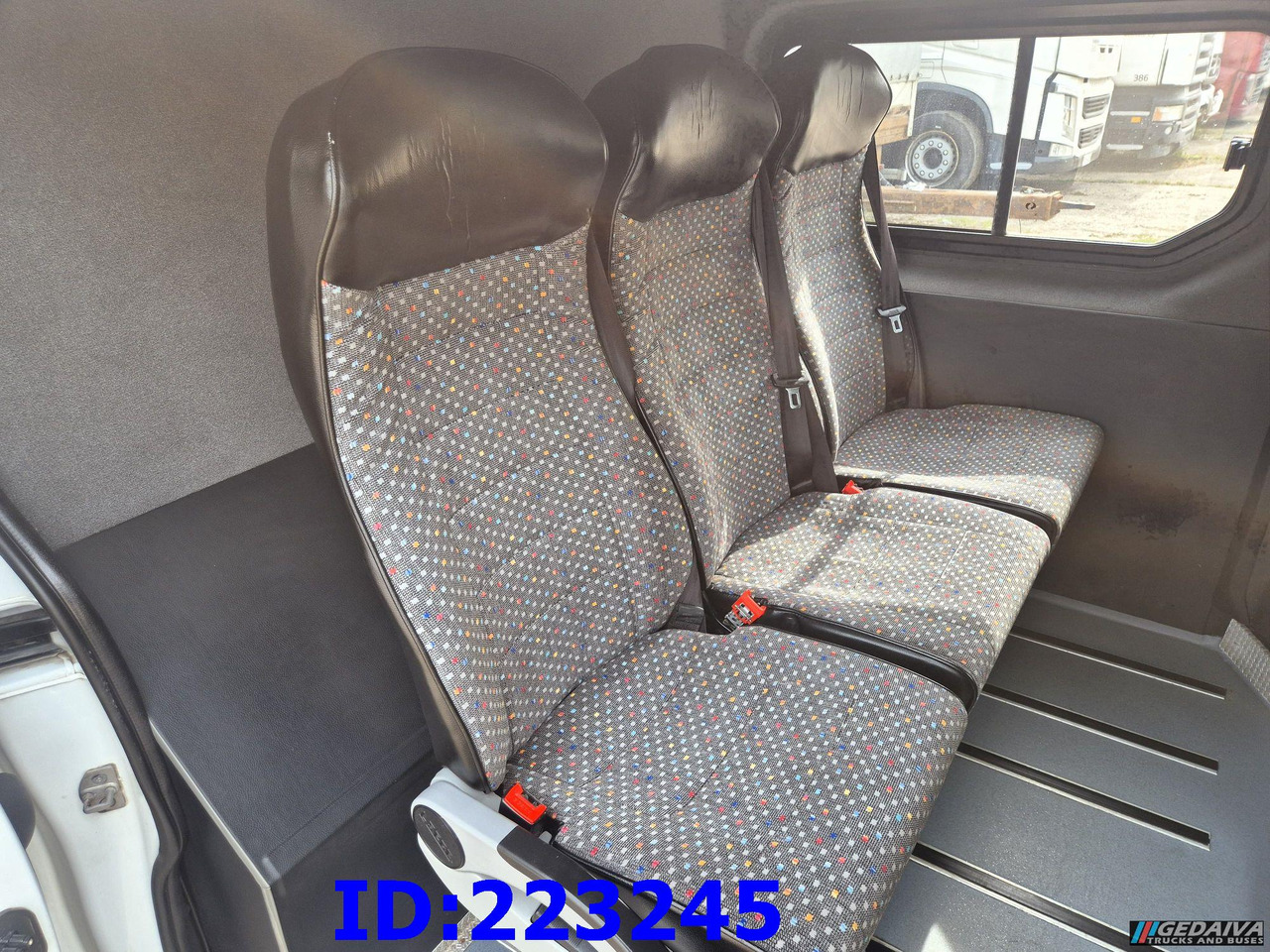 Dostavno vozilo sa duplom kabinom RENAULT Trafic Euro6: slika 20