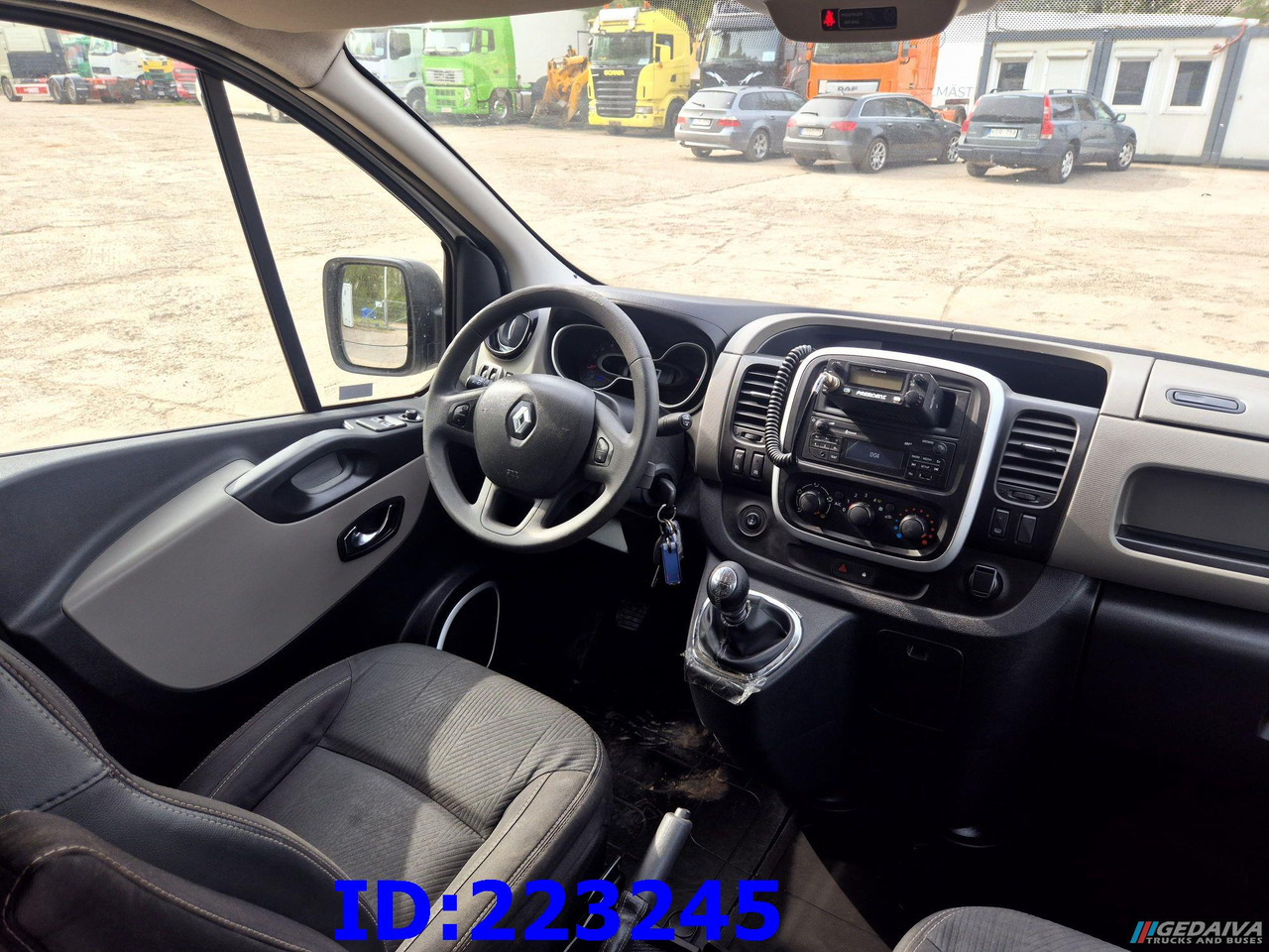 Dostavno vozilo sa duplom kabinom RENAULT Trafic Euro6: slika 19