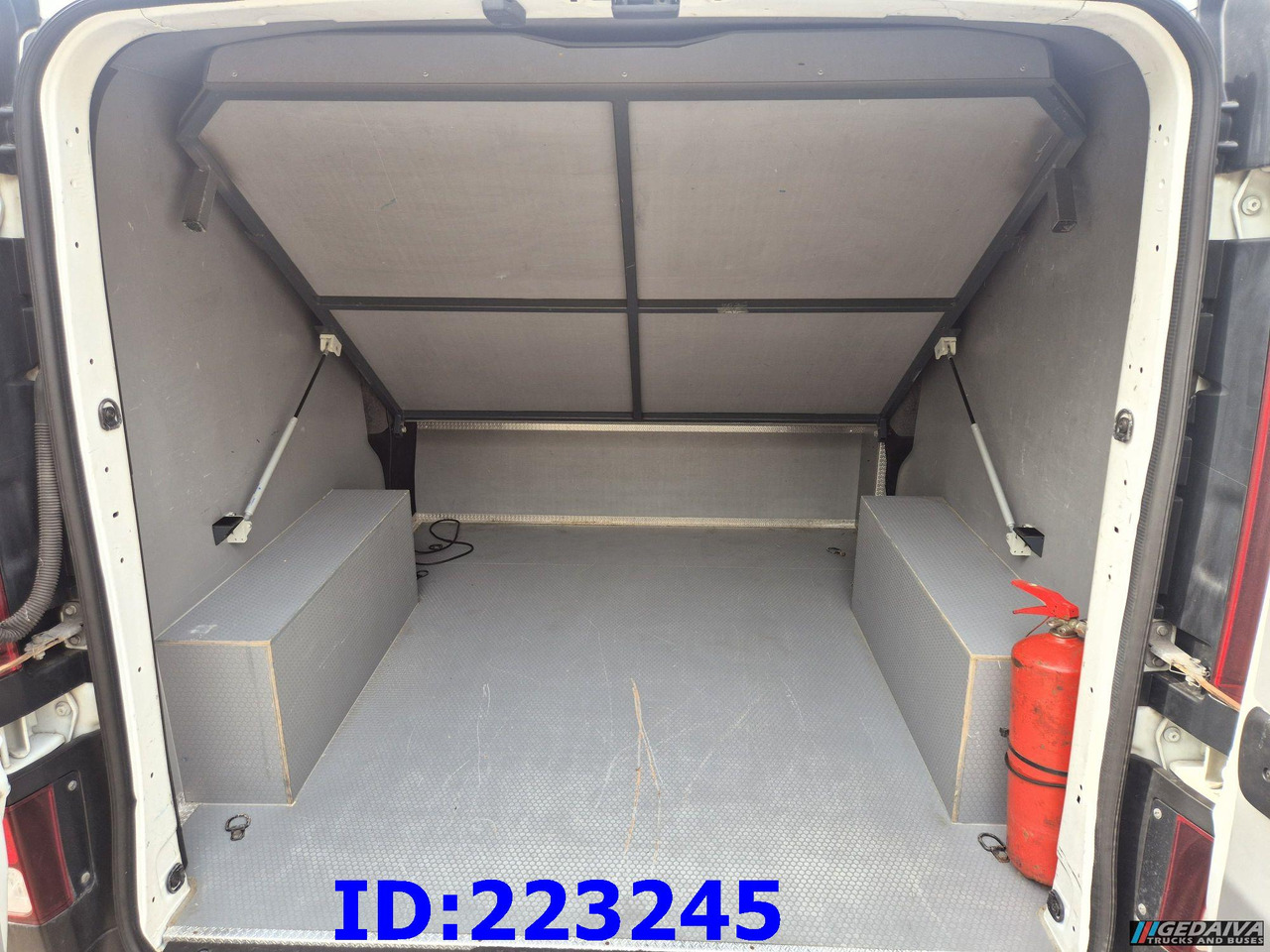 Dostavno vozilo sa duplom kabinom RENAULT Trafic Euro6: slika 9