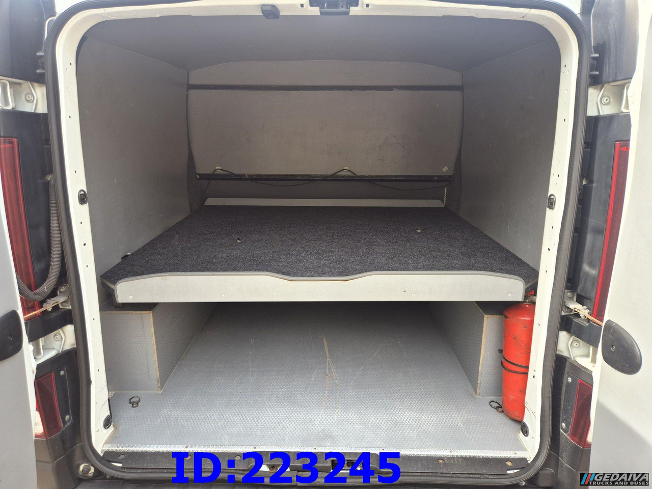 Dostavno vozilo sa duplom kabinom RENAULT Trafic Euro6: slika 8