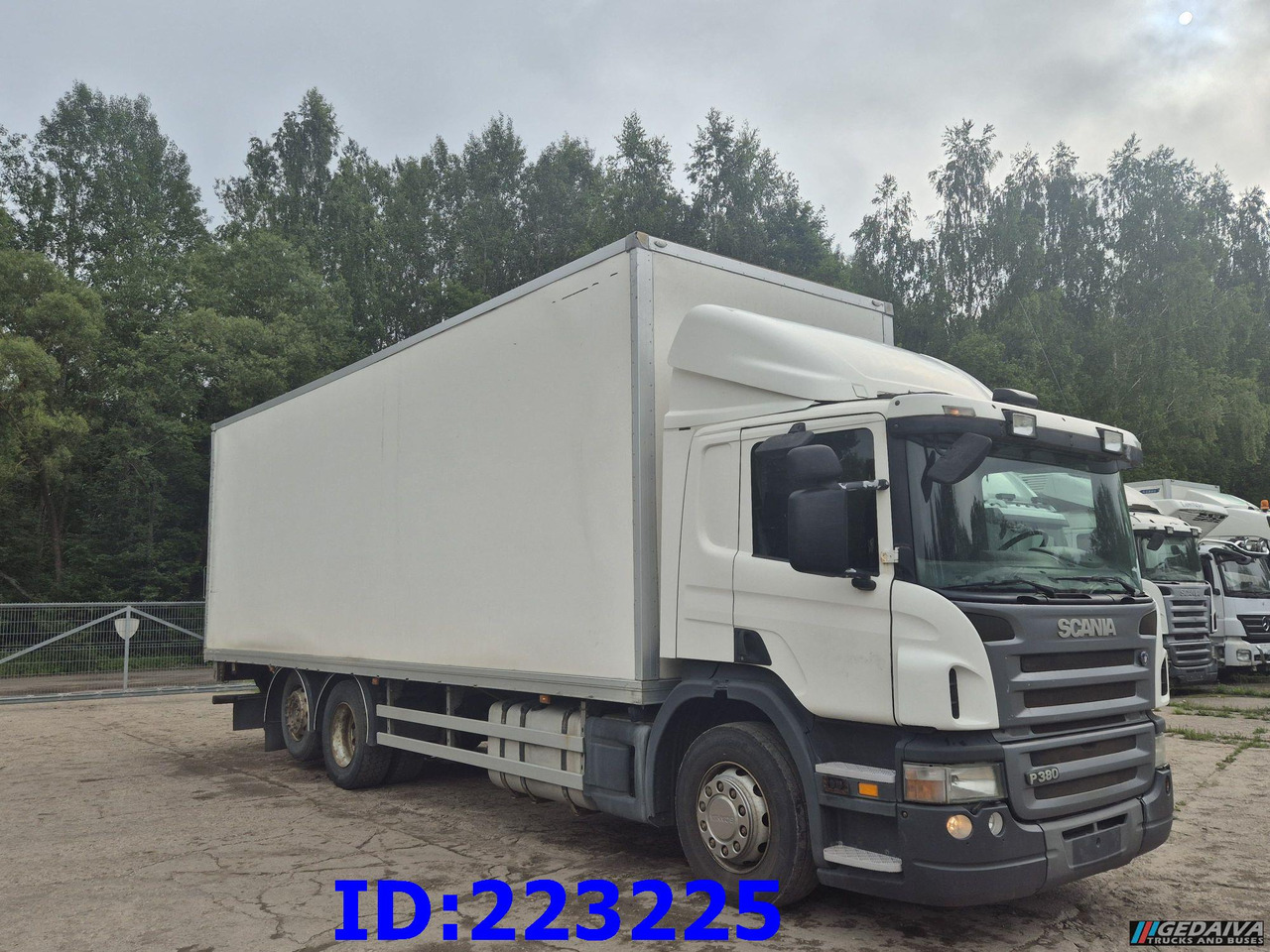SCANIA P380 6x2 Open side box - Kamion sa zatvorenim sandukom: slika 4 SCANIA P380 6x2 Open side box - Kamion sa zatvorenim sandukom: slika 4