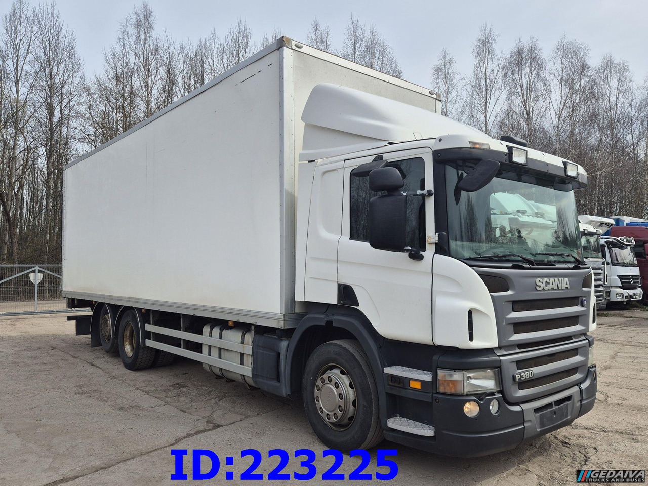 SCANIA P380 6x2 Open side box - Kamion sa zatvorenim sandukom: slika 4 SCANIA P380 6x2 Open side box - Kamion sa zatvorenim sandukom: slika 4