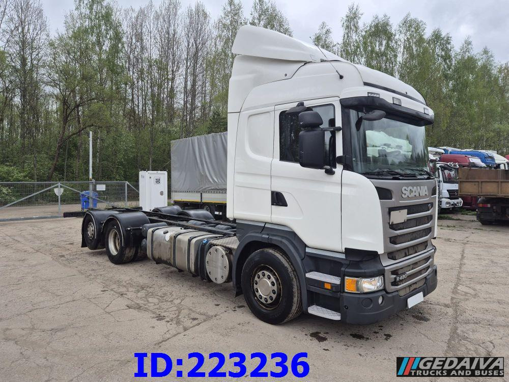 SCANIA R480 6X2 Steering axle - Kamion sa golom šasijom i zatvorenom kabinom: slika 4 SCANIA R480 6X2 Steering axle - Kamion sa golom šasijom i zatvorenom kabinom: slika 4