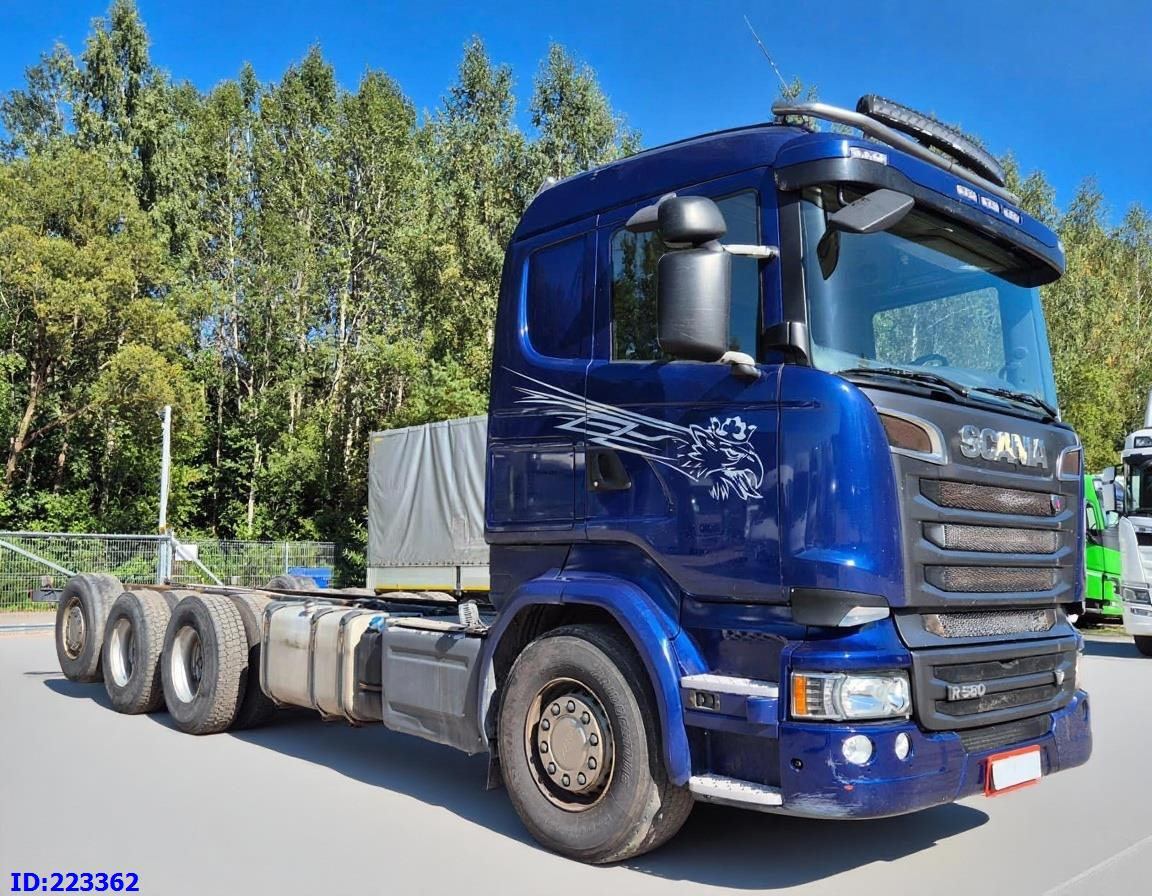 SCANIA R580 8x4 Euro6 Retarder - Kamion sa golom šasijom i zatvorenom kabinom: slika 4 SCANIA R580 8x4 Euro6 Retarder - Kamion sa golom šasijom i zatvorenom kabinom: slika 4