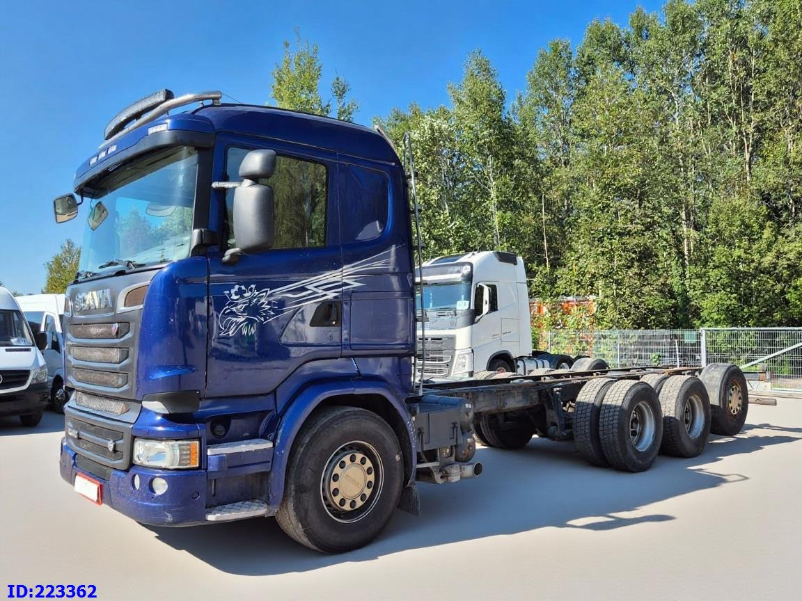 SCANIA R580 8x4 Euro6 Retarder - Kamion sa golom šasijom i zatvorenom kabinom: slika 1 SCANIA R580 8x4 Euro6 Retarder - Kamion sa golom šasijom i zatvorenom kabinom: slika 1