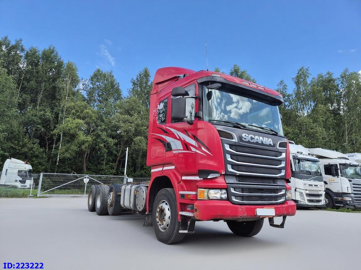 SCANIA R620 - 8x4 - Steering axle - Kamion sa golom šasijom i zatvorenom kabinom: slika 2 SCANIA R620 - 8x4 - Steering axle - Kamion sa golom šasijom i zatvorenom kabinom: slika 2