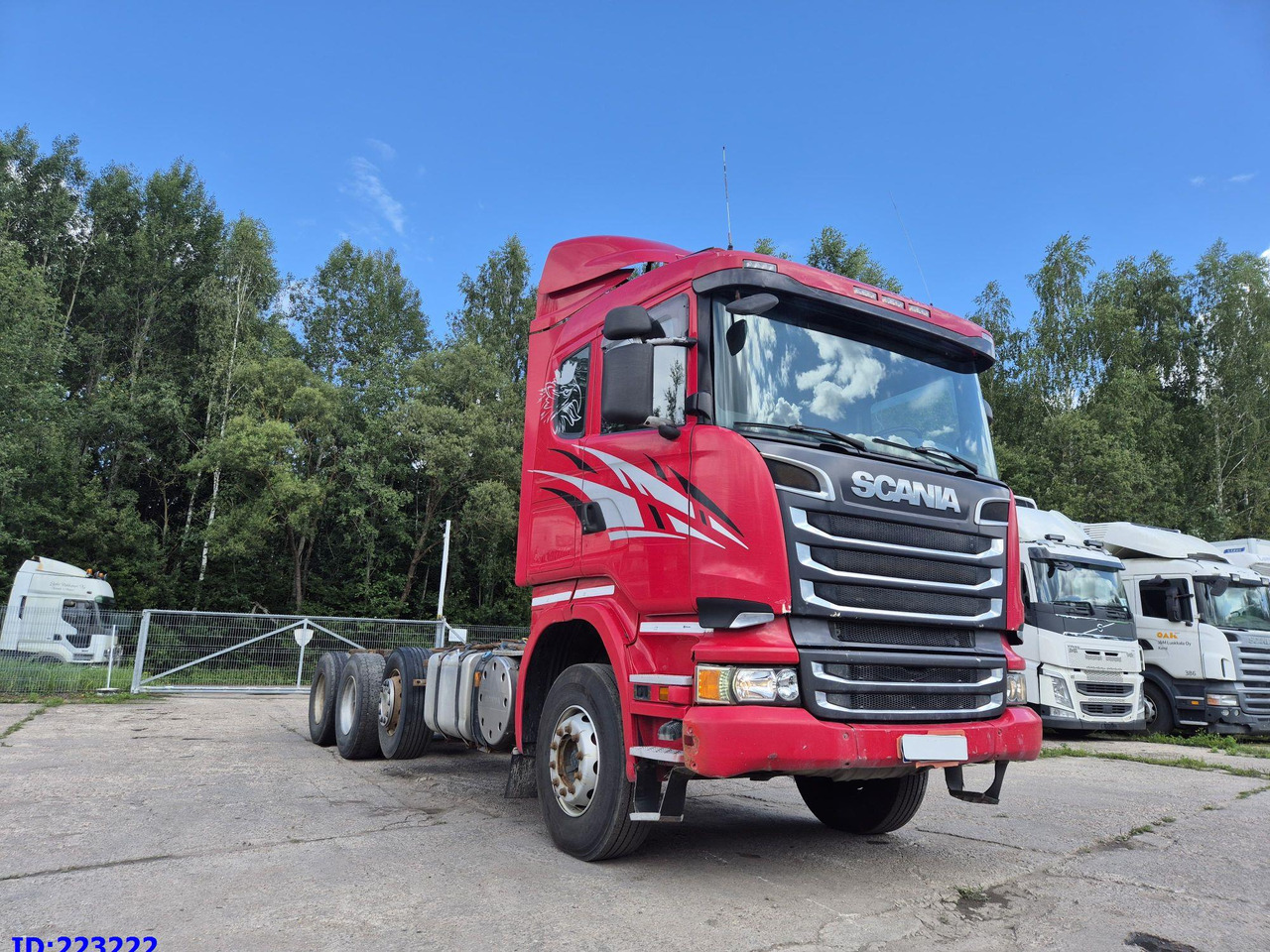 SCANIA R620 - 8x4 - Steering axle - Kamion sa golom šasijom i zatvorenom kabinom: slika 4 SCANIA R620 - 8x4 - Steering axle - Kamion sa golom šasijom i zatvorenom kabinom: slika 4