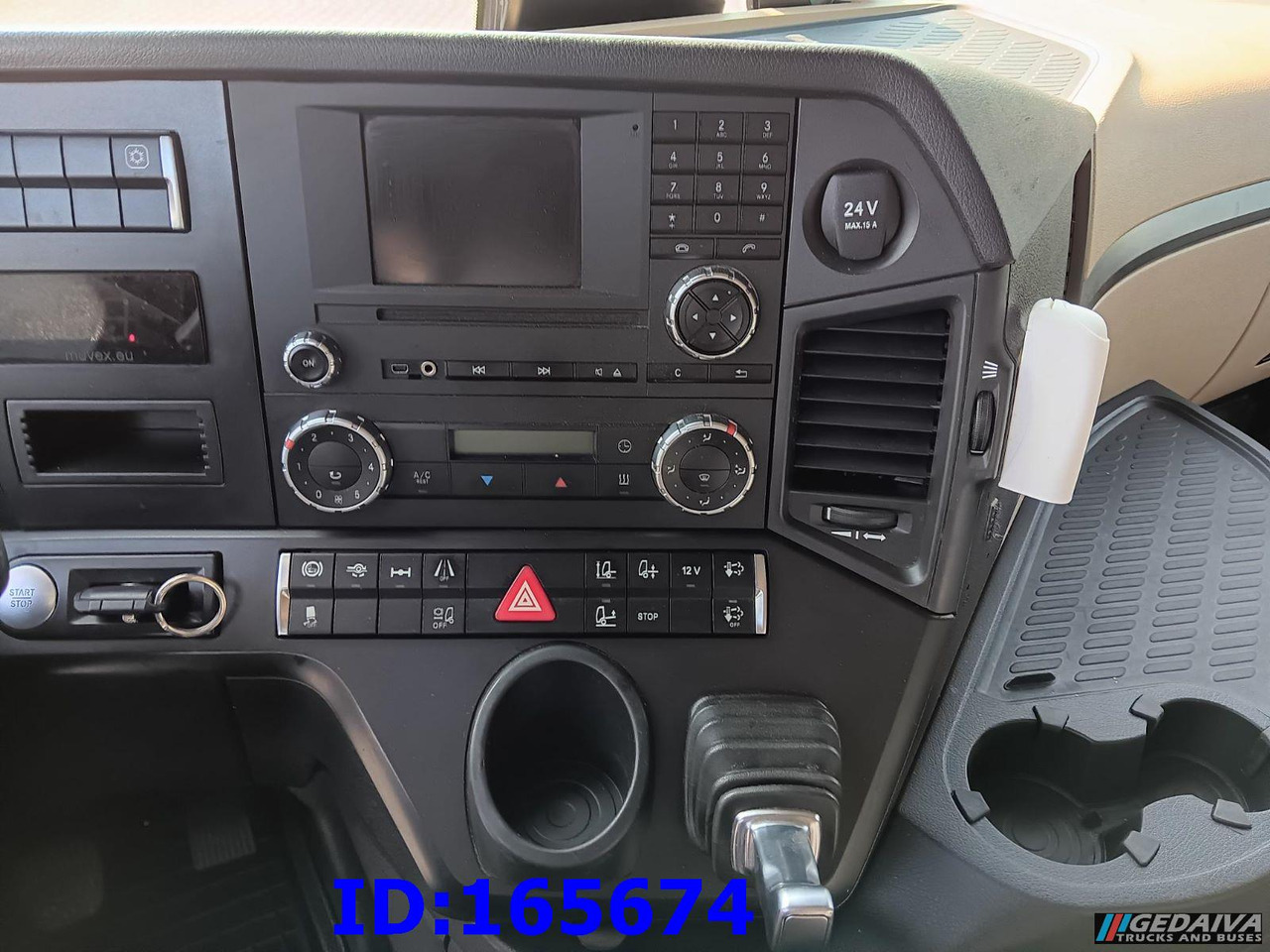 Tegljač MERCEDES-BENZ Actros 1842 - Mega - Euro6: slika 9