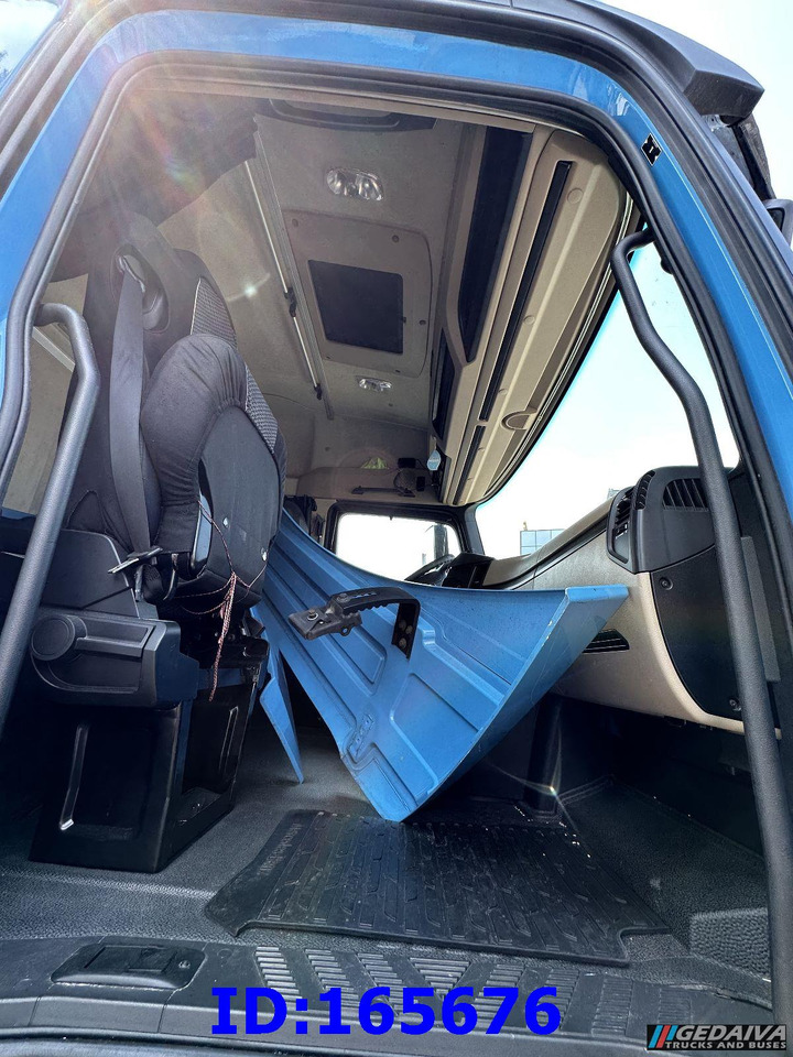 MERCEDES-BENZ Actros 1843 Euro6 - Engine damage - Tegljač: slika 5 MERCEDES-BENZ Actros 1843 Euro6 - Engine damage - Tegljač: slika 5