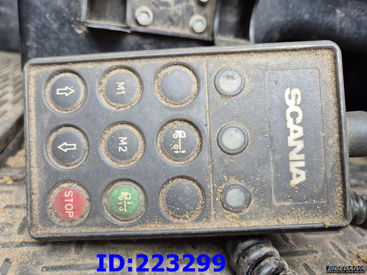 Tegljač SCANIA R420 6x2 MANUAL: slika 10 Tegljač SCANIA R420 6x2 MANUAL: slika 10