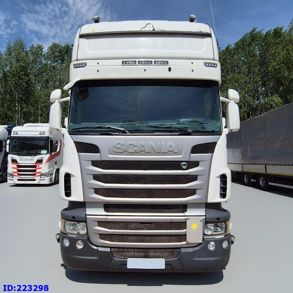 SCANIA R560 V8 Retarder 6x2 - Tegljač: slika 2 SCANIA R560 V8 Retarder 6x2 - Tegljač: slika 2