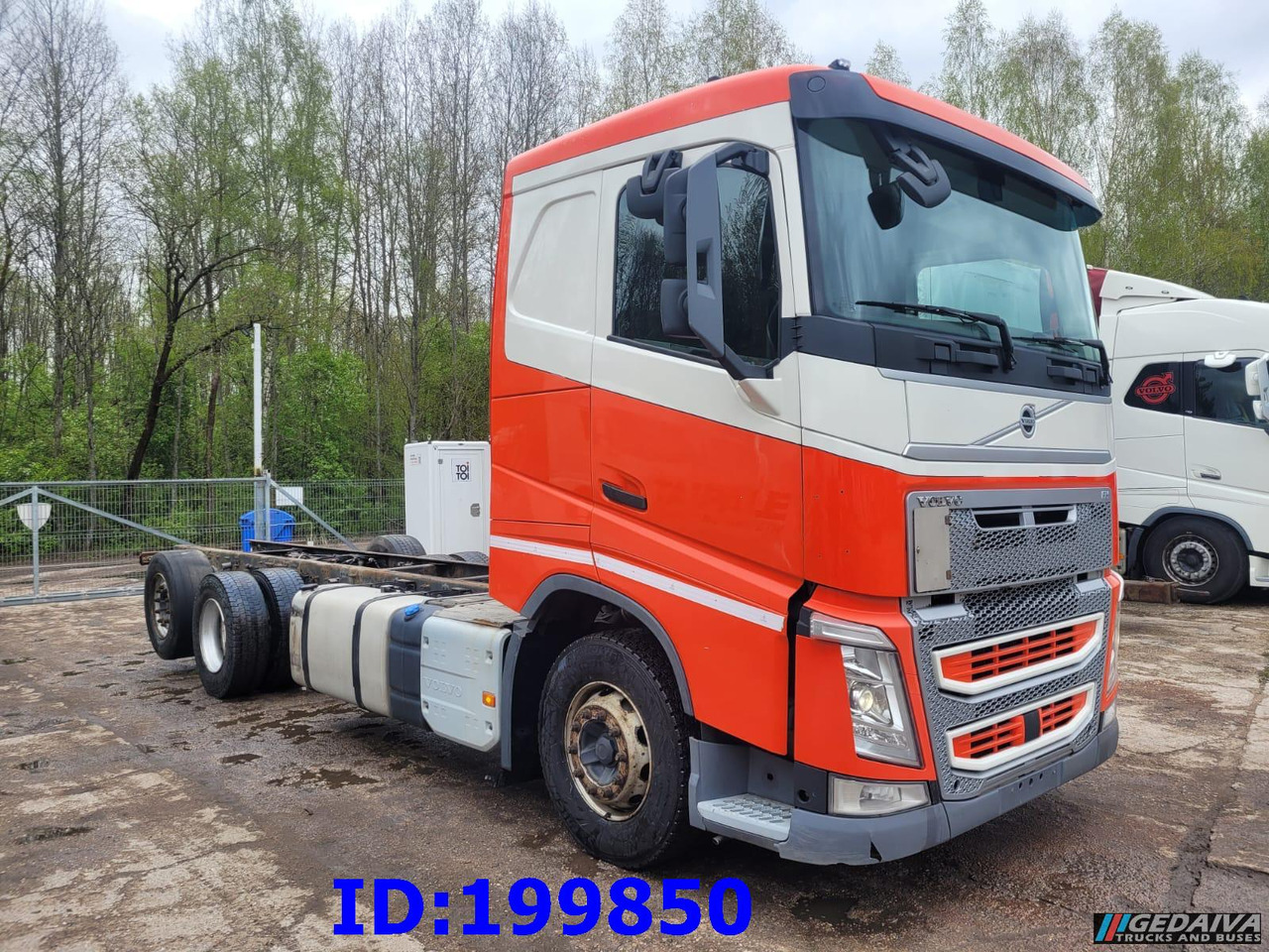 VOLVO FH13 540HP 6x2 Euro6 - Kamion sa golom šasijom i zatvorenom kabinom: slika 4 VOLVO FH13 540HP 6x2 Euro6 - Kamion sa golom šasijom i zatvorenom kabinom: slika 4