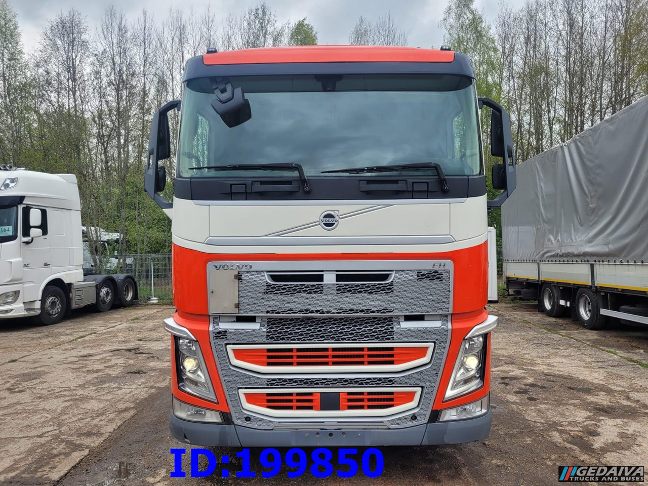VOLVO FH13 540HP 6x2 Euro6 - Kamion sa golom šasijom i zatvorenom kabinom: slika 2 VOLVO FH13 540HP 6x2 Euro6 - Kamion sa golom šasijom i zatvorenom kabinom: slika 2