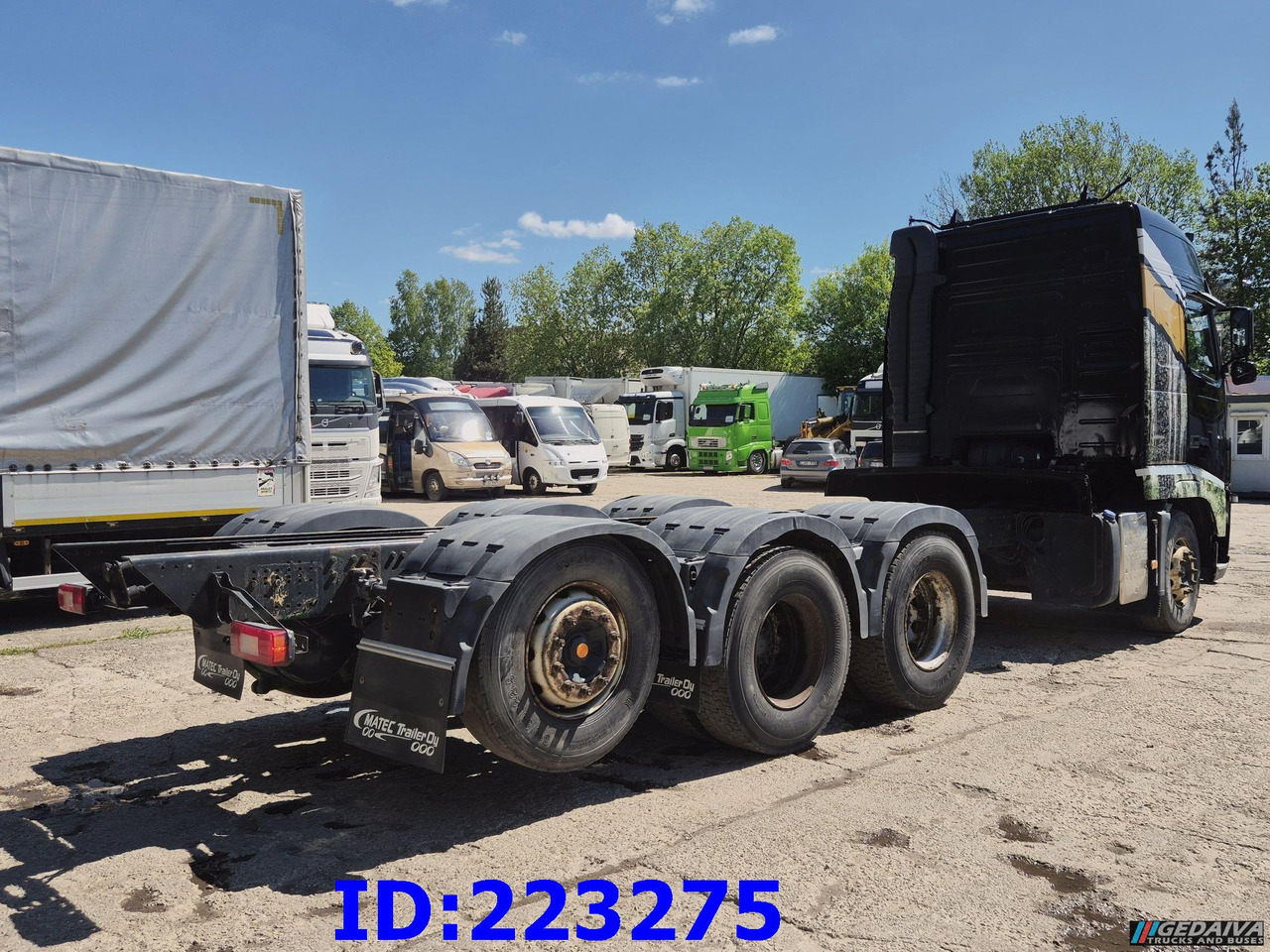 VOLVO FH13 540HP 8X4 (Steering axle) RETARDER - Kamion sa golom šasijom i zatvorenom kabinom: slika 5 VOLVO FH13 540HP 8X4 (Steering axle) RETARDER - Kamion sa golom šasijom i zatvorenom kabinom: slika 5