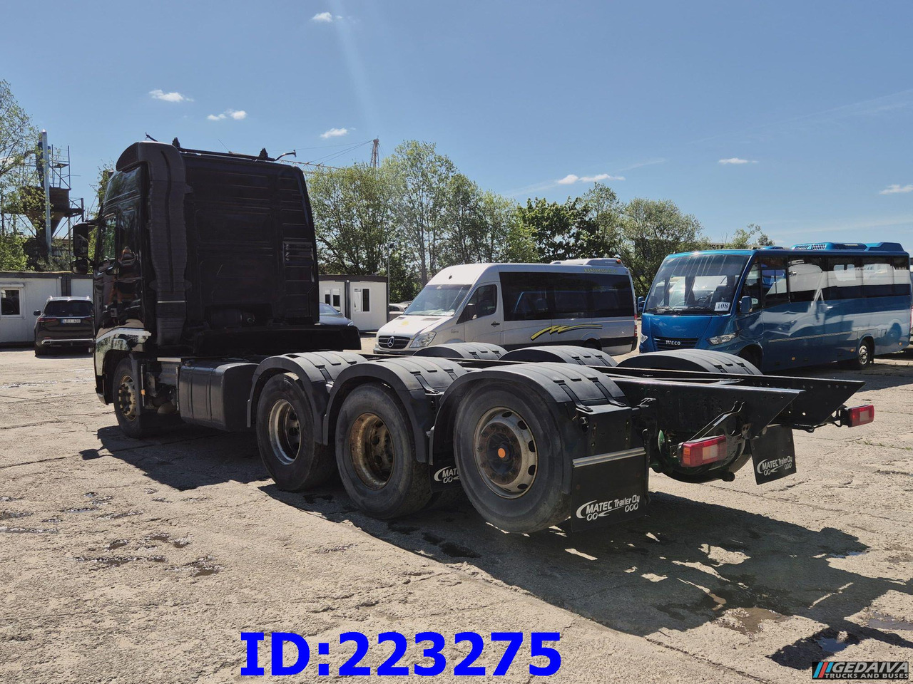 VOLVO FH13 540HP 8X4 (Steering axle) RETARDER - Kamion sa golom šasijom i zatvorenom kabinom: slika 5 VOLVO FH13 540HP 8X4 (Steering axle) RETARDER - Kamion sa golom šasijom i zatvorenom kabinom: slika 5