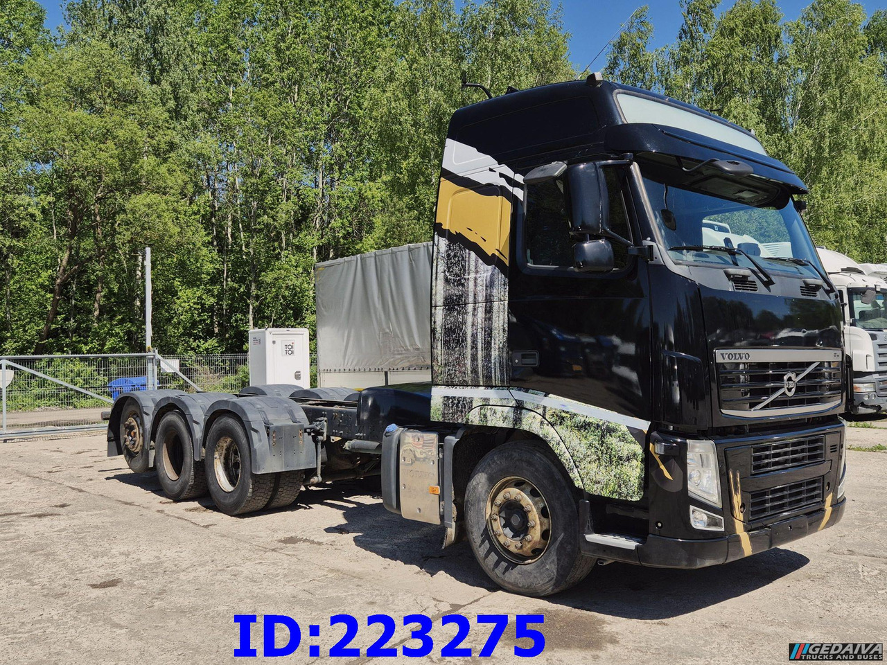 VOLVO FH13 540HP 8X4 (Steering axle) RETARDER - Kamion sa golom šasijom i zatvorenom kabinom: slika 4 VOLVO FH13 540HP 8X4 (Steering axle) RETARDER - Kamion sa golom šasijom i zatvorenom kabinom: slika 4