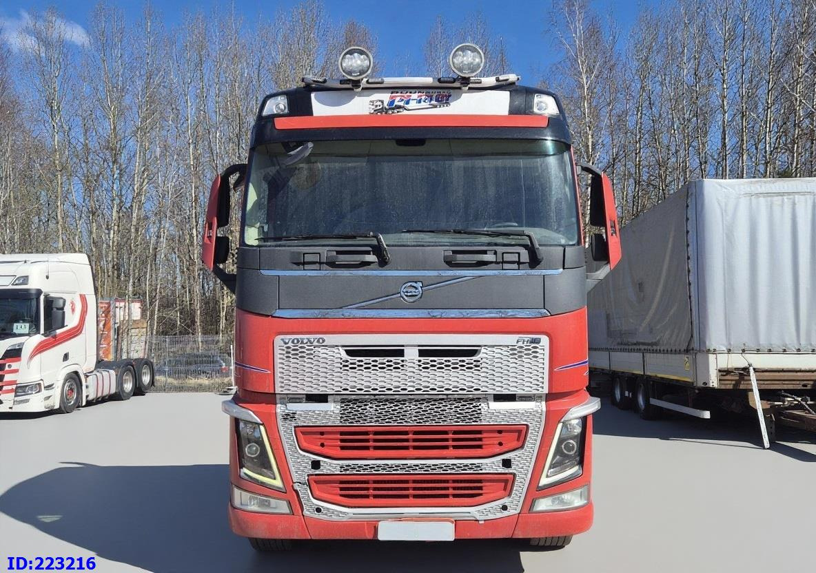 VOLVO FH16 700HP 8X4 Big axle - Kamion sa golom šasijom i zatvorenom kabinom: slika 2 VOLVO FH16 700HP 8X4 Big axle - Kamion sa golom šasijom i zatvorenom kabinom: slika 2