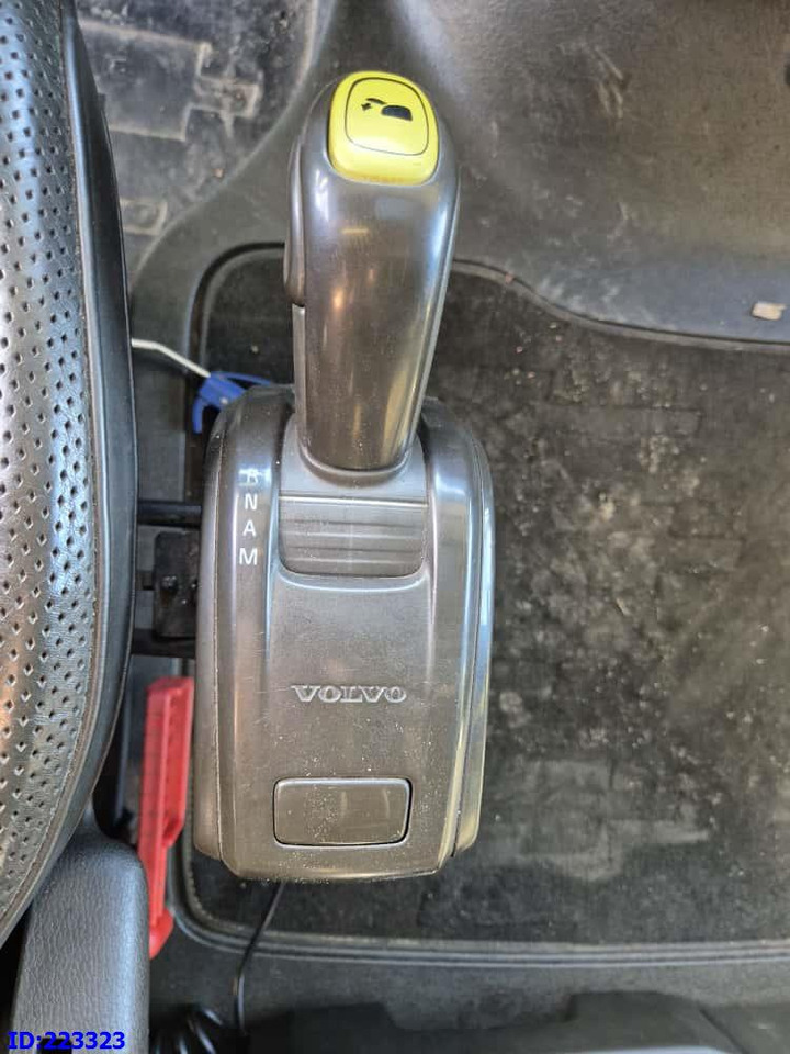 Kamion sa zatvorenim sandukom VOLVO FH16 750HP - 8x4 -Big Axles: slika 18