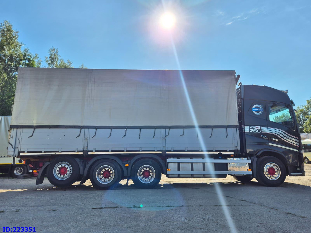 VOLVO FH16 750HP - 8x4-Steering axle - Kamion sa ceradom: slika 5 VOLVO FH16 750HP - 8x4-Steering axle - Kamion sa ceradom: slika 5