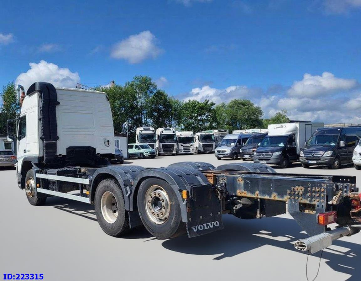 VOLVO FM 500HP 6x2 Euro5 - Kamion sa golom šasijom i zatvorenom kabinom: slika 5 VOLVO FM 500HP 6x2 Euro5 - Kamion sa golom šasijom i zatvorenom kabinom: slika 5