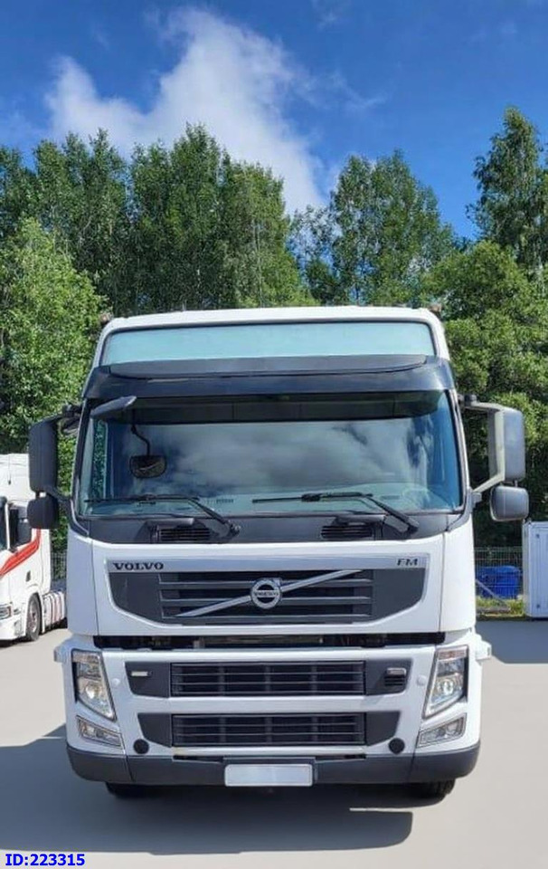 VOLVO FM 500HP 6x2 Euro5 - Kamion sa golom šasijom i zatvorenom kabinom: slika 2 VOLVO FM 500HP 6x2 Euro5 - Kamion sa golom šasijom i zatvorenom kabinom: slika 2
