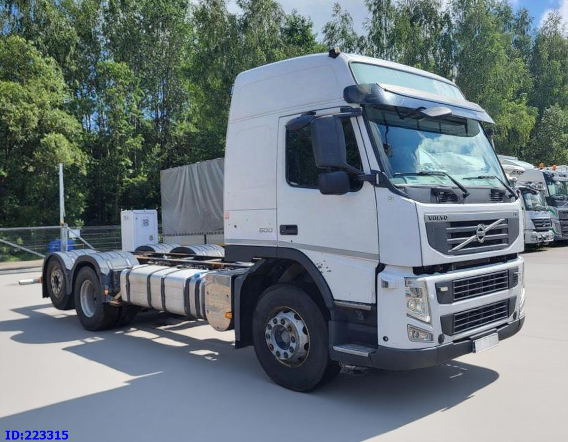 VOLVO FM 500HP 6x2 Euro5 - Kamion sa golom šasijom i zatvorenom kabinom: slika 4 VOLVO FM 500HP 6x2 Euro5 - Kamion sa golom šasijom i zatvorenom kabinom: slika 4