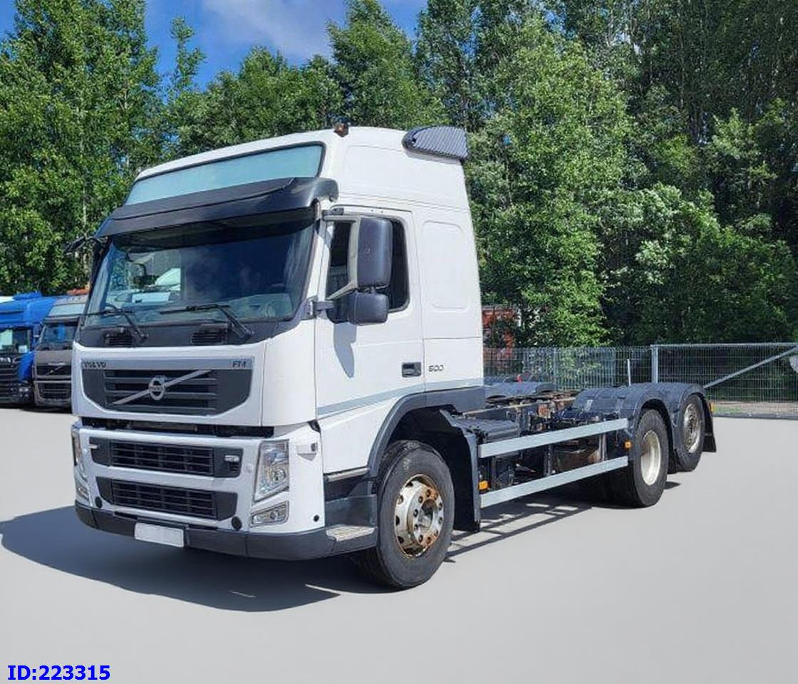 VOLVO FM 500HP 6x2 Euro5 - Kamion sa golom šasijom i zatvorenom kabinom: slika 1 VOLVO FM 500HP 6x2 Euro5 - Kamion sa golom šasijom i zatvorenom kabinom: slika 1