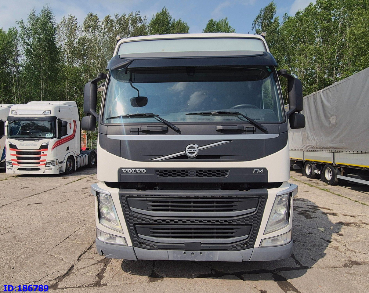 VOLVO FM13 500HP 6x2 - Kamion sa golom šasijom i zatvorenom kabinom: slika 2 VOLVO FM13 500HP 6x2 - Kamion sa golom šasijom i zatvorenom kabinom: slika 2