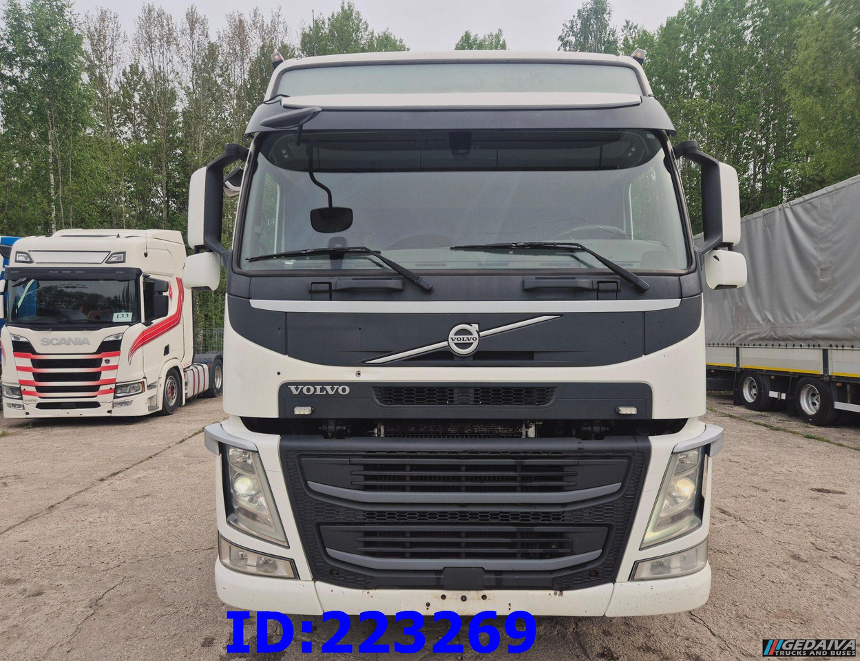 VOLVO FM13 500HP 8x2 (2 steering axels) - Kamion sa golom šasijom i zatvorenom kabinom: slika 2 VOLVO FM13 500HP 8x2 (2 steering axels) - Kamion sa golom šasijom i zatvorenom kabinom: slika 2
