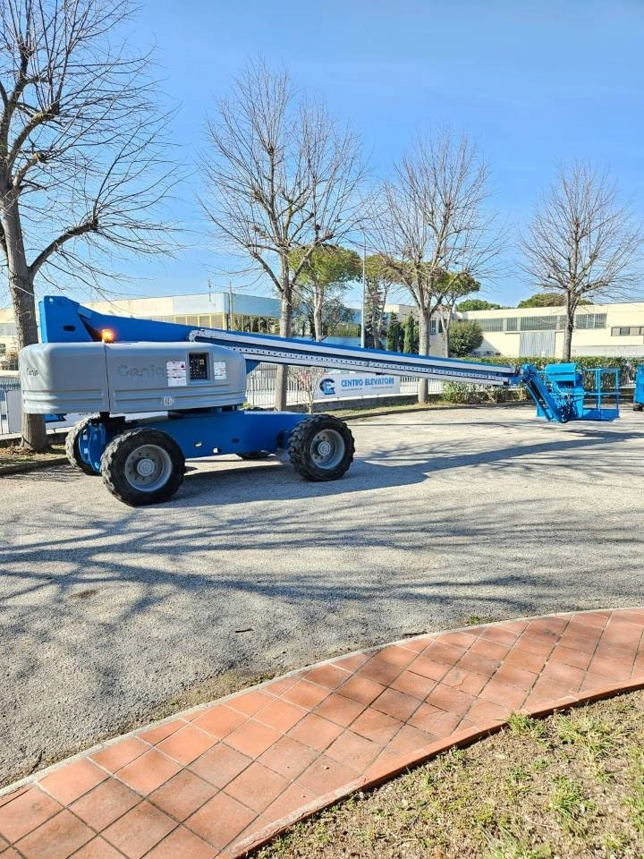 Teleskopska platforma Genie S 85 4WD: slika 16