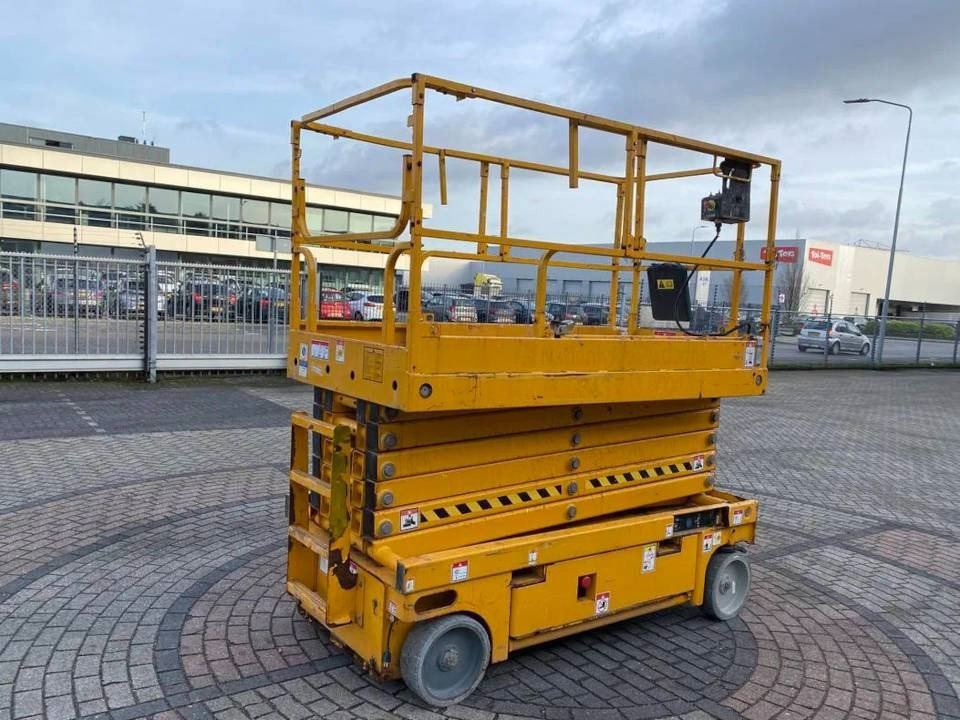 Haulotte Compact 14 - Lift u obliku makaza: slika 2 Haulotte Compact 14 - Lift u obliku makaza: slika 2