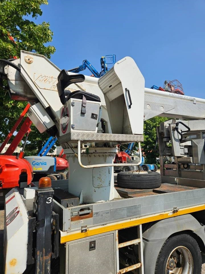 Vazdušna platforma montirana na kamion Multitel J328.200 ALU EF: slika 15