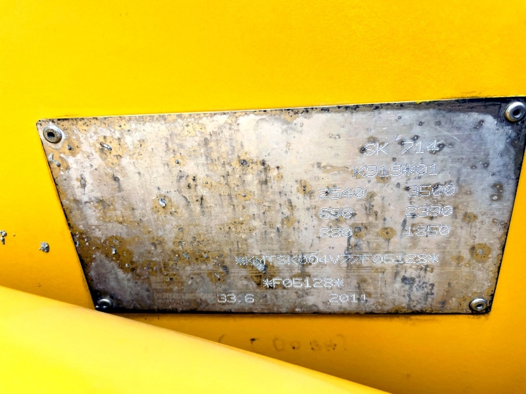 Komatsu SK714-5 (3947) - Mini utovarivač: slika 3 Komatsu SK714-5 (3947) - Mini utovarivač: slika 3