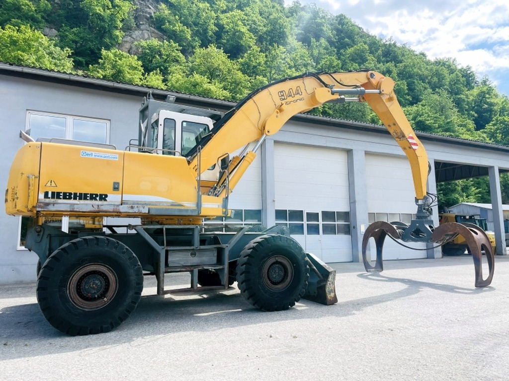 Liebherr A944B HD (3995) - Bager za obradu otpada/ Industrije: slika 2 Liebherr A944B HD (3995) - Bager za obradu otpada/ Industrije: slika 2
