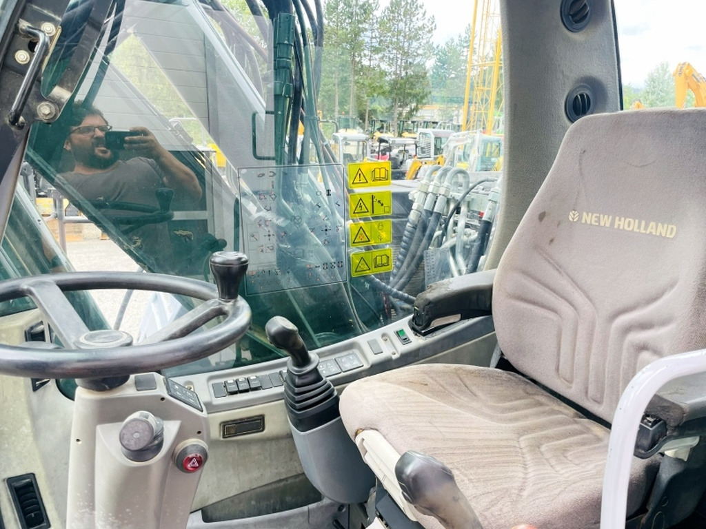 New Holland MH Plus (4054) - Bager točkaš: slika 5 New Holland MH Plus (4054) - Bager točkaš: slika 5
