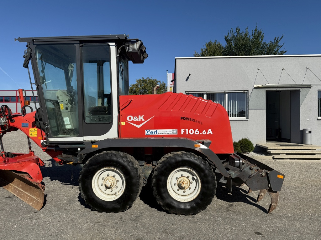 O&K – New Holland F 106.6 A (111700) - Grejder: slika 2 O&K – New Holland F 106.6 A (111700) - Grejder: slika 2