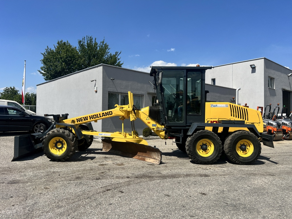 O&K – New Holland F 106 A (111601) - Grejder: slika 1 O&K – New Holland F 106 A (111601) - Grejder: slika 1