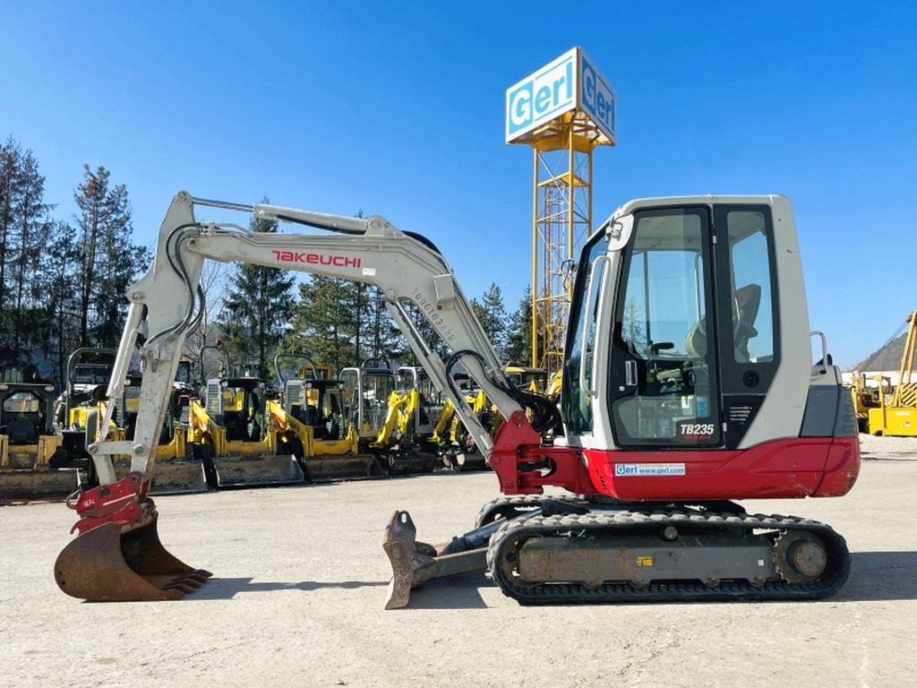 Takeuchi TB235 (3968) - Mini bager: slika 1 Takeuchi TB235 (3968) - Mini bager: slika 1