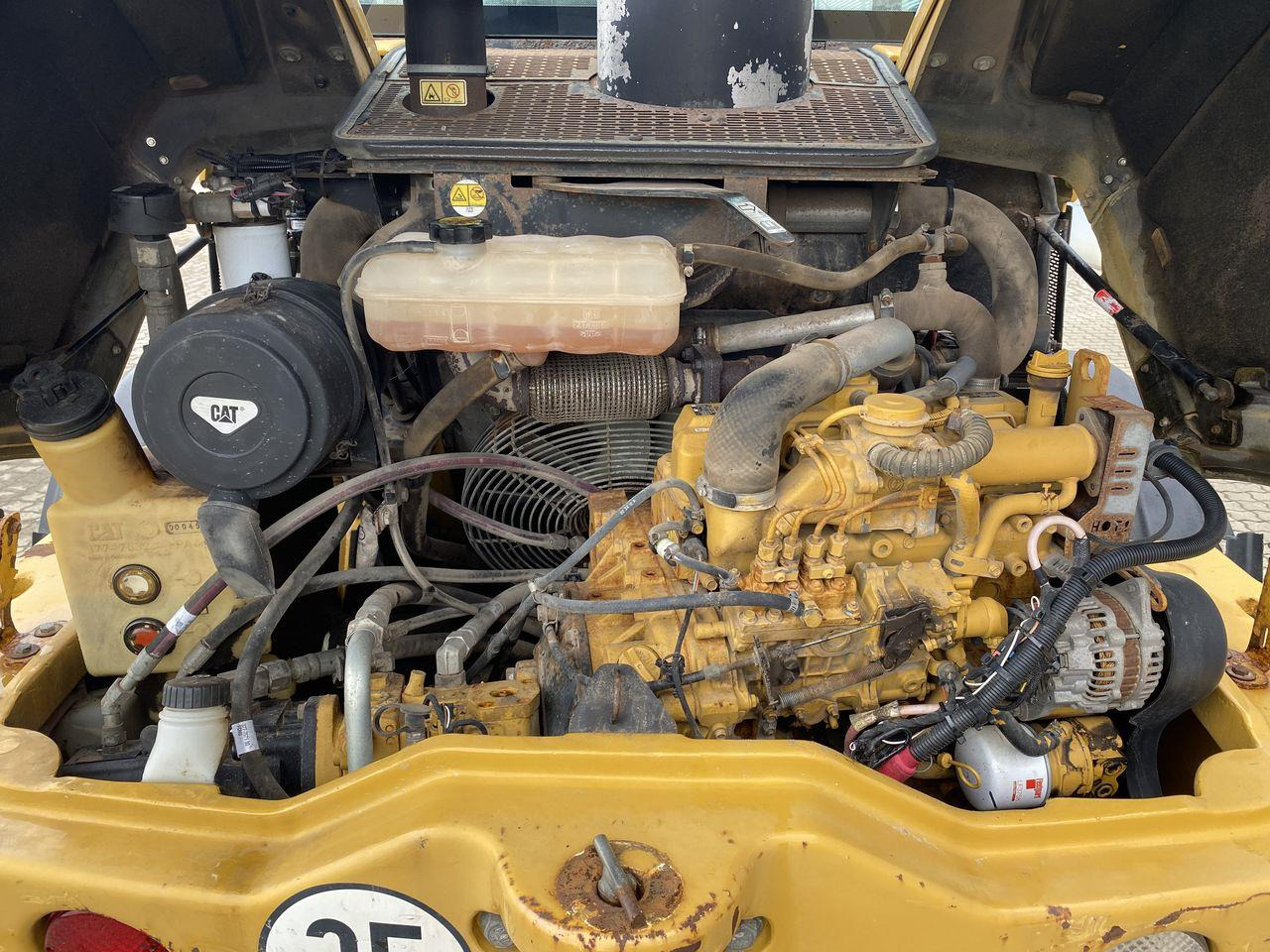 Zglobni utovarivač Caterpillar 908 H2: slika 8