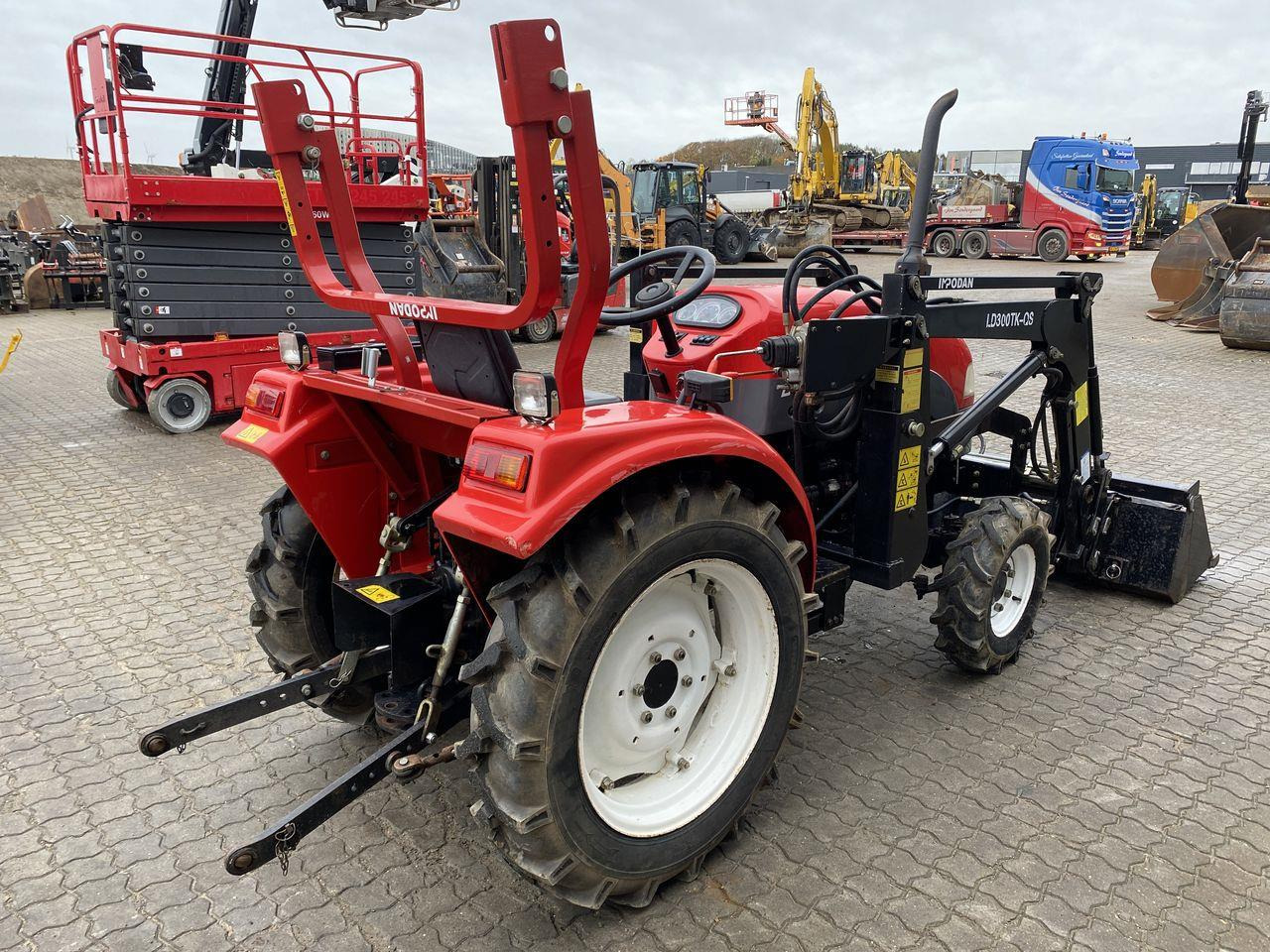 Dong feng DF304 - Mali traktor: slika 4 Dong feng DF304 - Mali traktor: slika 4